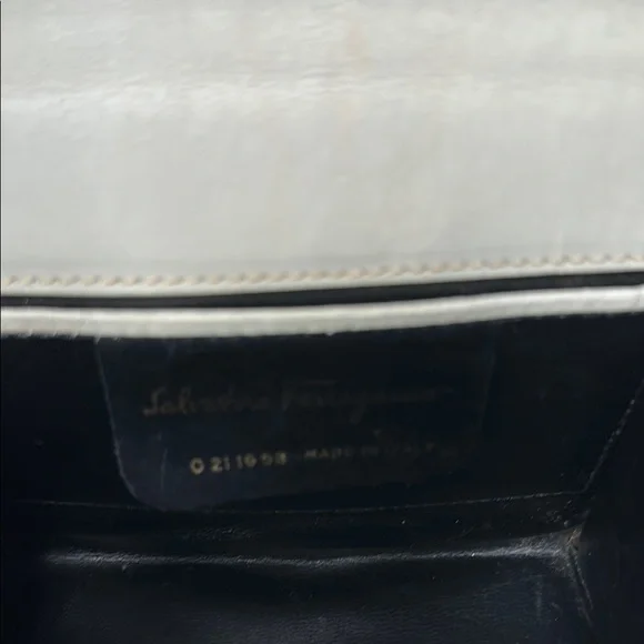 Salvatore Ferragamo White and Gold Crossbody Bag with leather strap - Picture 7 of 8